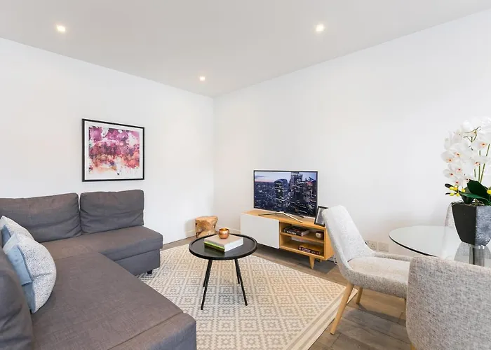 Urban Chic - Rathbone